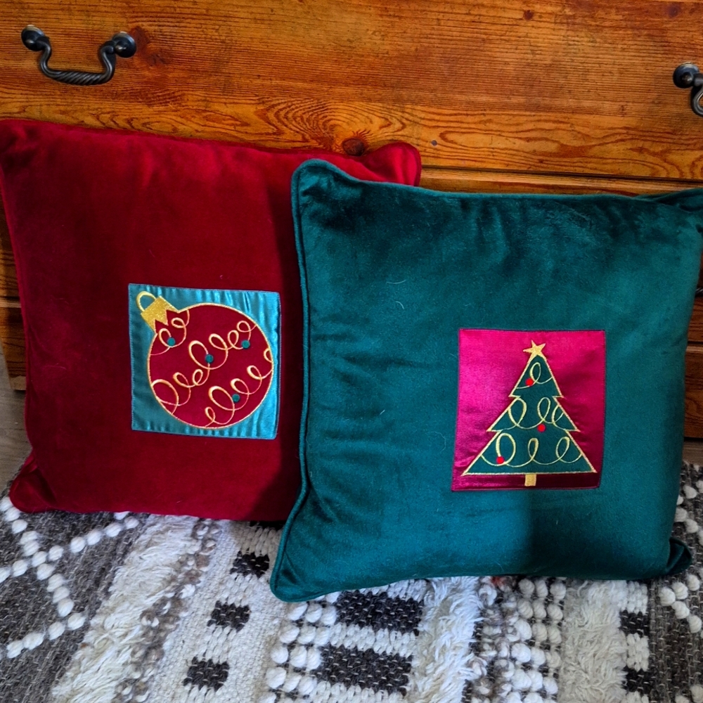 Pair Of Velvety Fleece Holiday Pillows Tree Ornanent